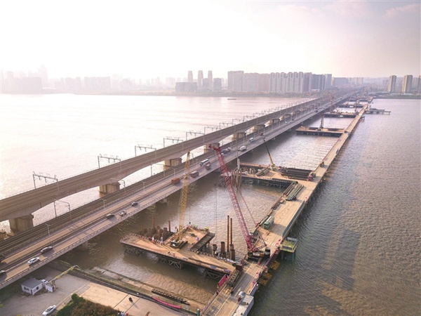 沪杭甬高速改建新大桥施工